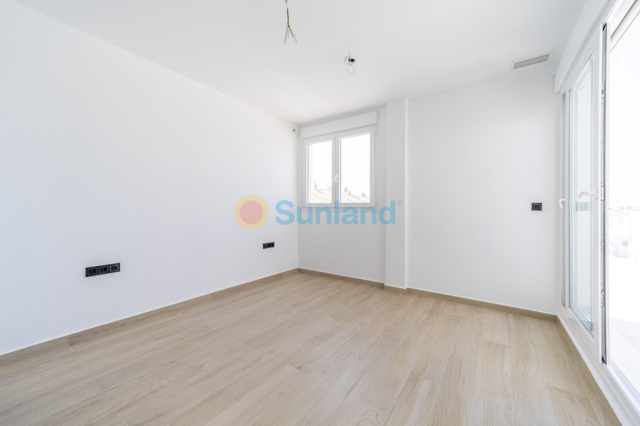 Resale - Villa - Torrevieja - Aguas Nuevas