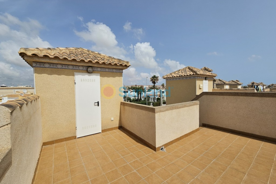 Resale - Villa - Orihuela Costa