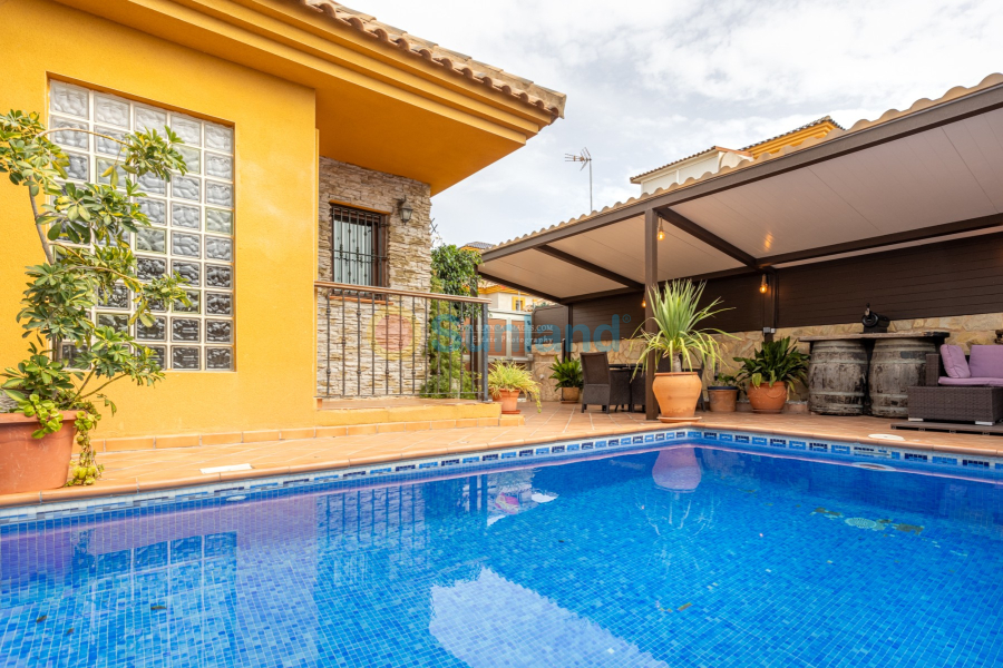 Segunda mano - Semi - Detached Villa - Los Montesinos - La Herrada