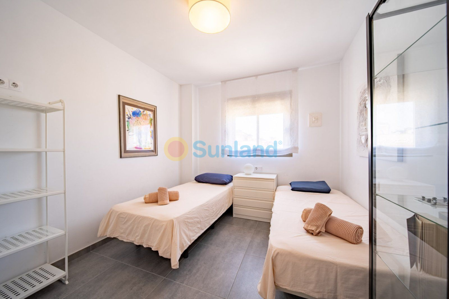 Resale - Apartamento - Orihuela Costa - Villamartin