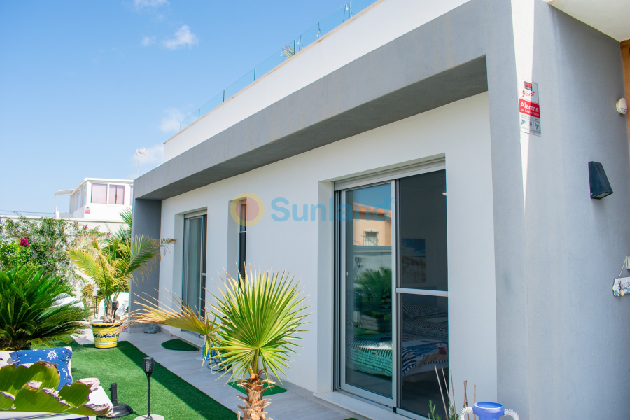 Resale - Villa - Torrevieja - 