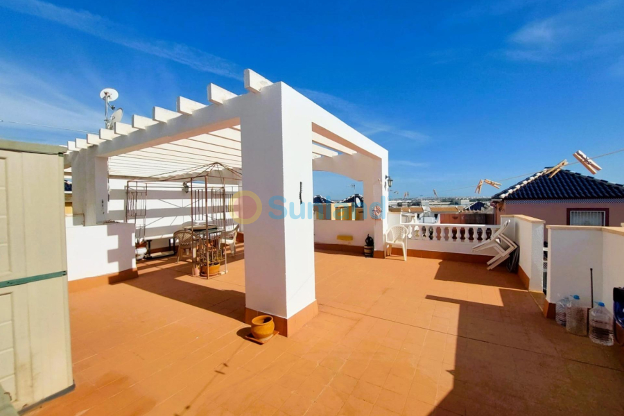 Resale - Chalet - Torrevieja - Los Balcones