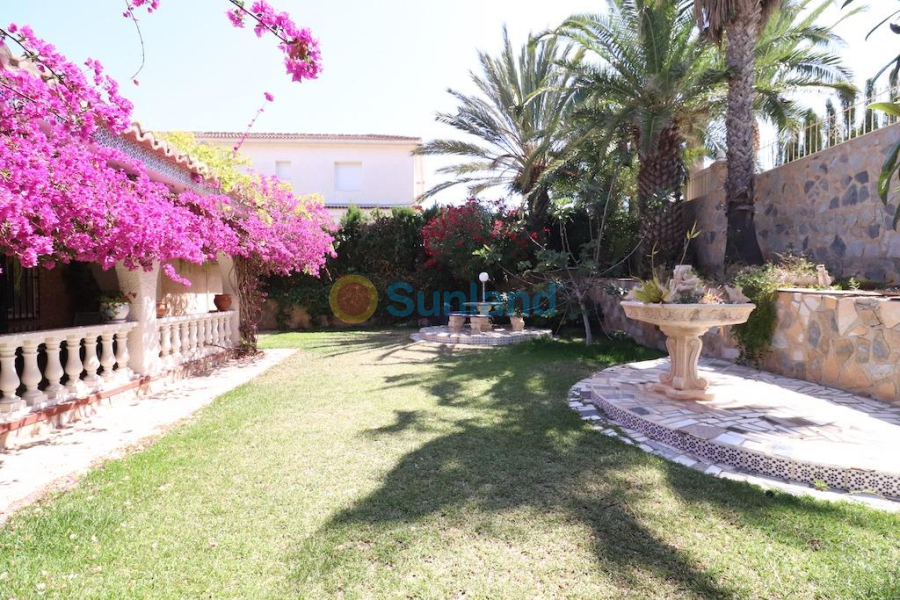 Resale - Villa - Torrevieja - Los Balcones