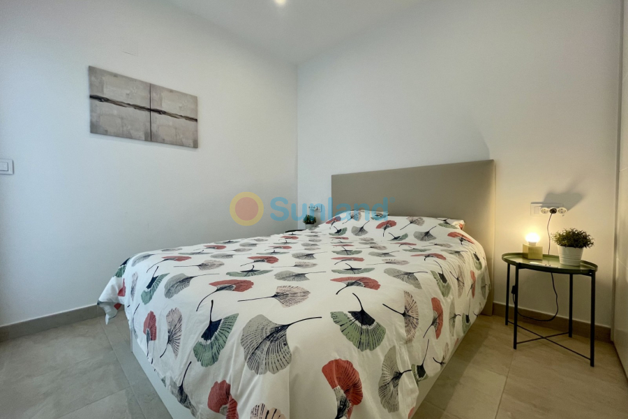 Resale - Apartments - Orihuela costa - 