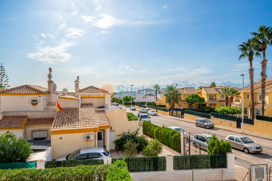 Resale - Villa - Orihuela Costa - Los Dolses