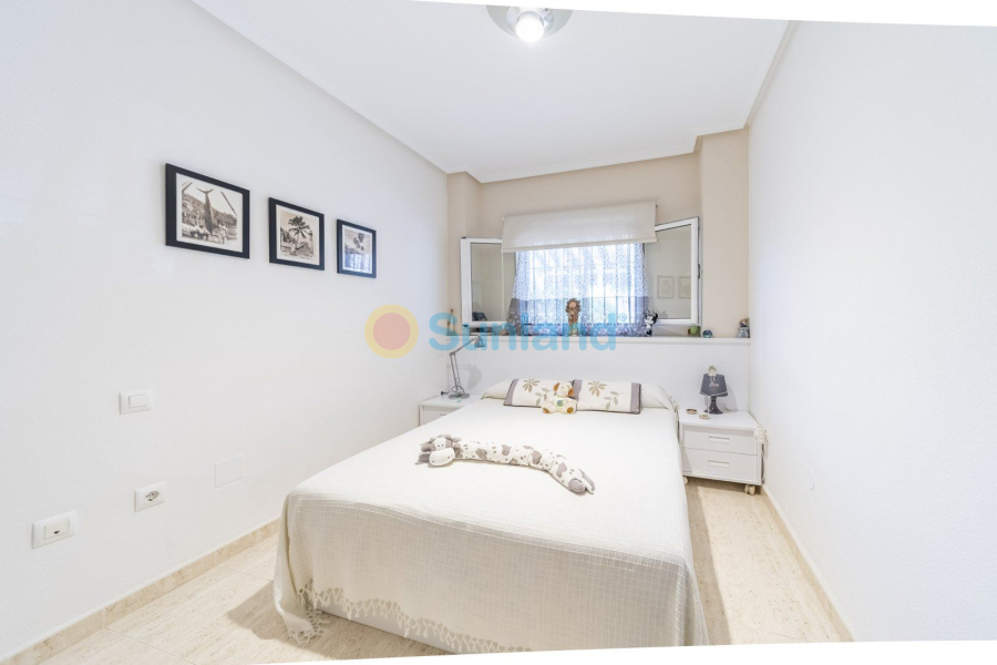 Resale - Apartamento - Torrevieja - La Mata