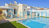 Resale - Villa - Torrevieja - La Siesta