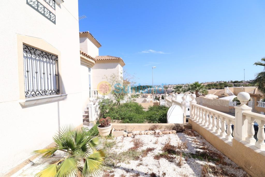 Resale - Villa - Orihuela Costa - Villamartin