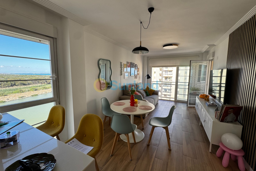 Segunda mano - Apartamento - Guardamar del Segura - Puerto Deportivo