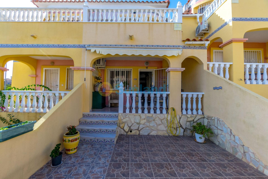 Segunda mano - Terraced house - Orihuela Costa - Las Filipinas