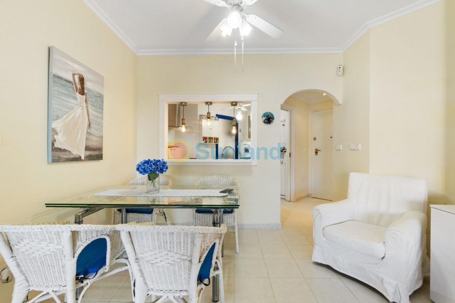 Resale - Apartment - Orihuela Costa - Campoamor