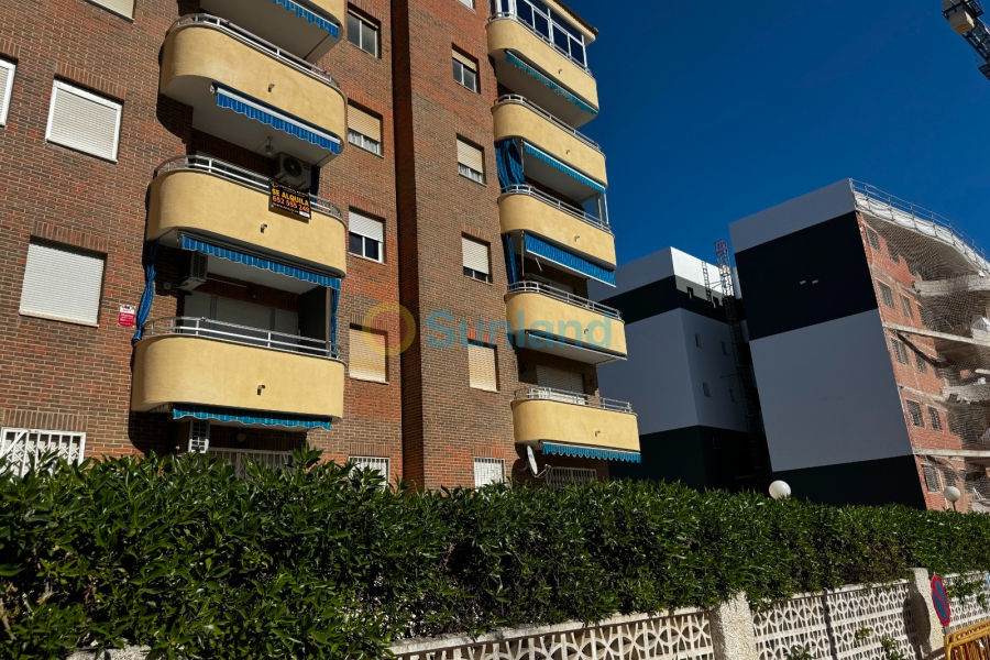 Resale - Apartment - Punta Prima - 