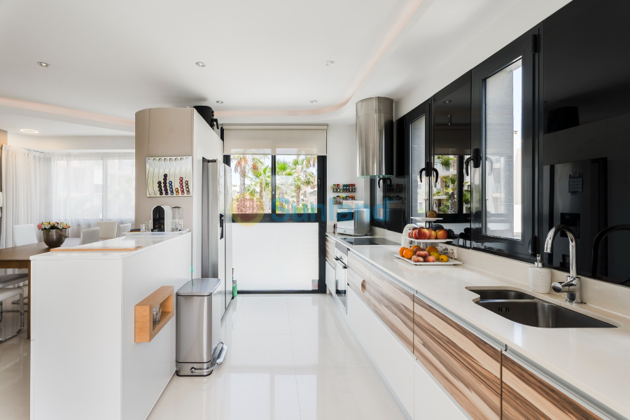 Segunda mano - Chalet - Orihuela Costa - La Zenia