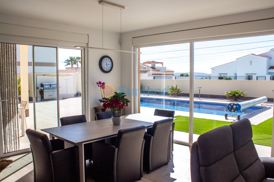 Segunda mano - Chalet - Torrevieja - La Siesta