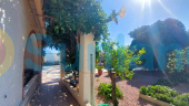 Resale - M - La Marina