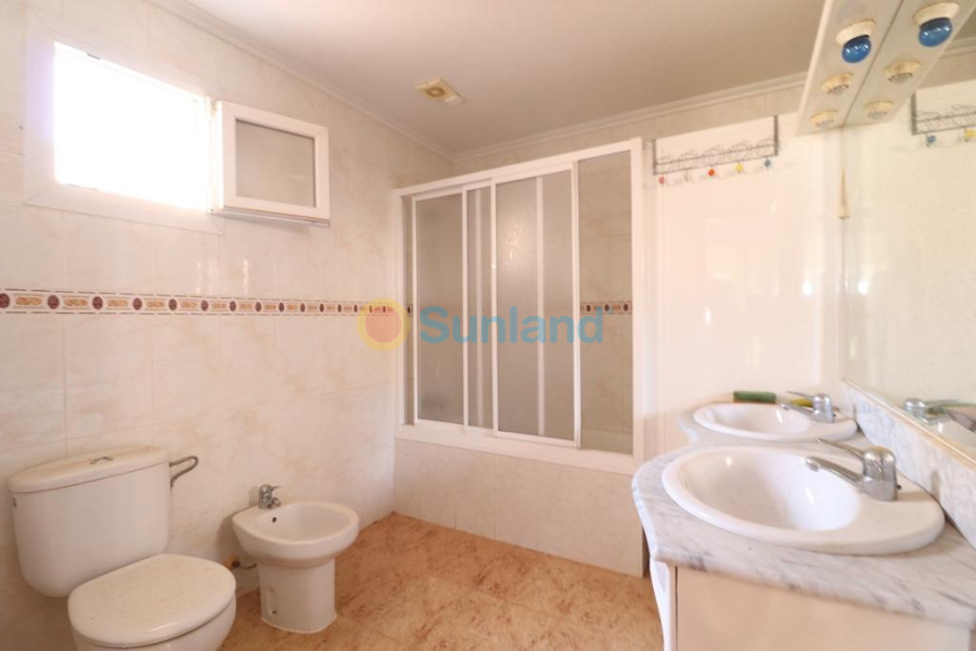 Resale - Villa - Orihuela Costa - Villamartin