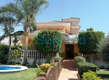 Villa - Resale - Torrevieja - Aguas Nuevas