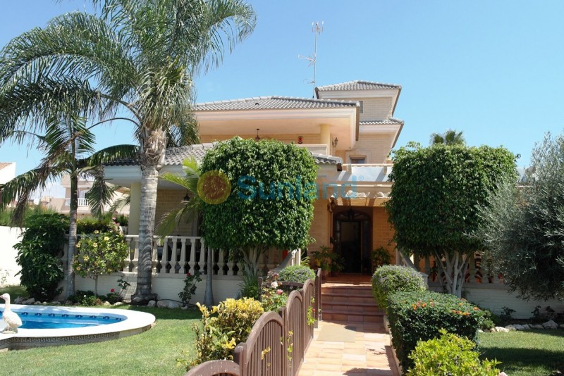 Brukte eiendommer - Villa - Torrevieja - Aguas Nuevas