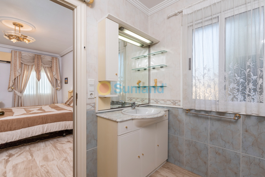 Вторичка - Bилла - Ciudad Quesada - Doña Pepa