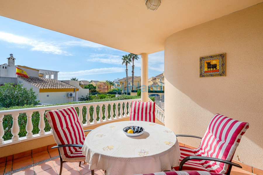 Resale - Villa - Orihuela Costa - Los Dolses