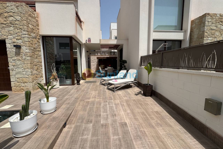 Resale - Villa - Ciudad Quesada