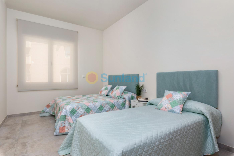 Resale - Apartment - La Manga del Mar Menor - 