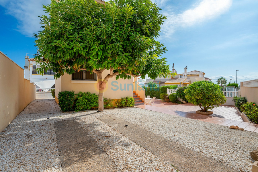 Resale - Villa - Orihuela Costa - Los Dolses