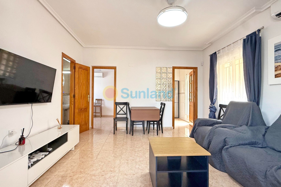 Resale - Villa - Orihuela Costa - Villamartin