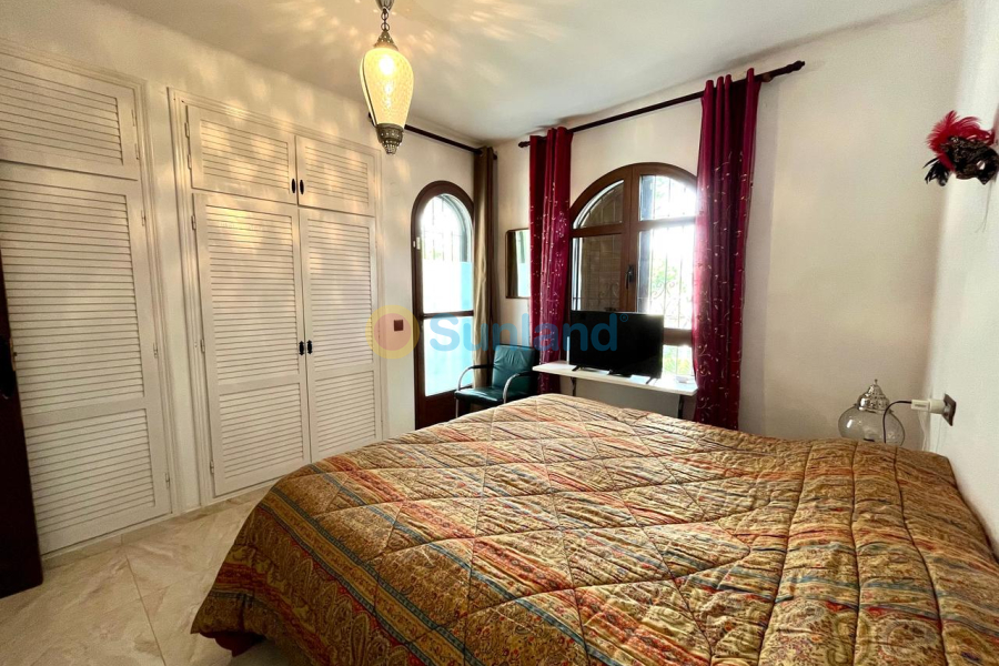 Resale - V - Villamartin