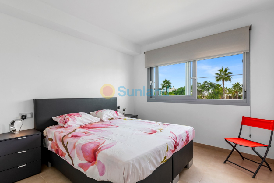 Resale - Apartment - Orihuela - Vistabella