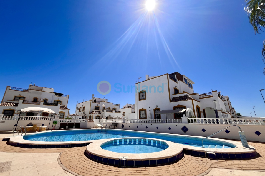 Använda fastigheter - T - Los Montesinos