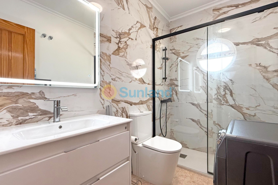 Resale - Villa - Orihuela Costa - Villamartin