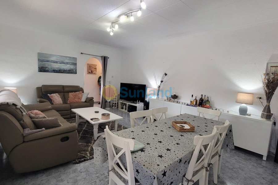 Segunda mano - Chalet - San Fulgencio - Urbanización La Marina