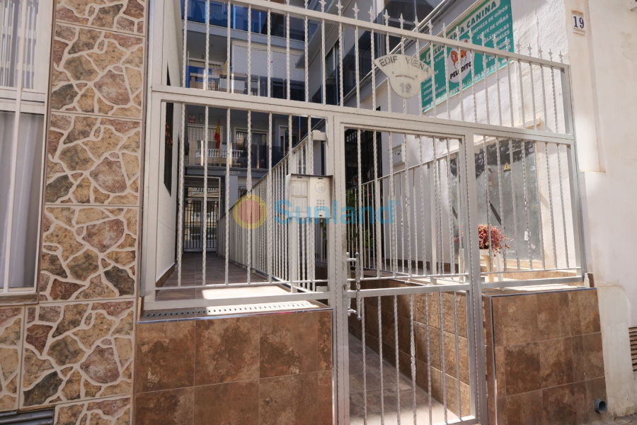Segunda mano - Commercial - Torrevieja - Centro