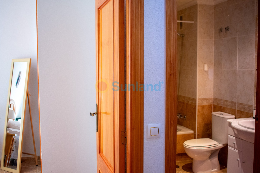 Resale - Apartment - Orihuela Costa - Campoamor