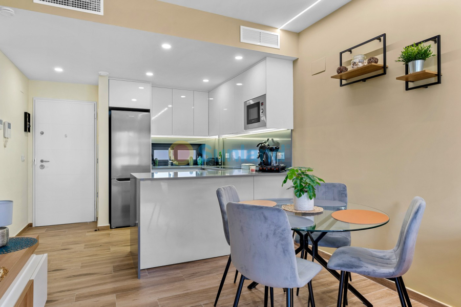 Resale - Apartment - Orihuela Costa - Villamartin