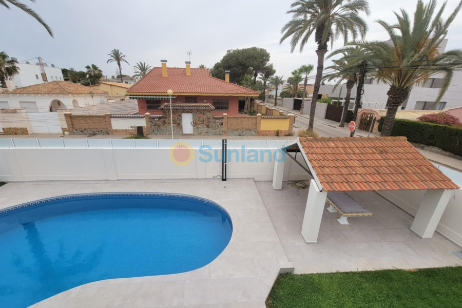 Resale - Villa - Orihuela Costa - 
