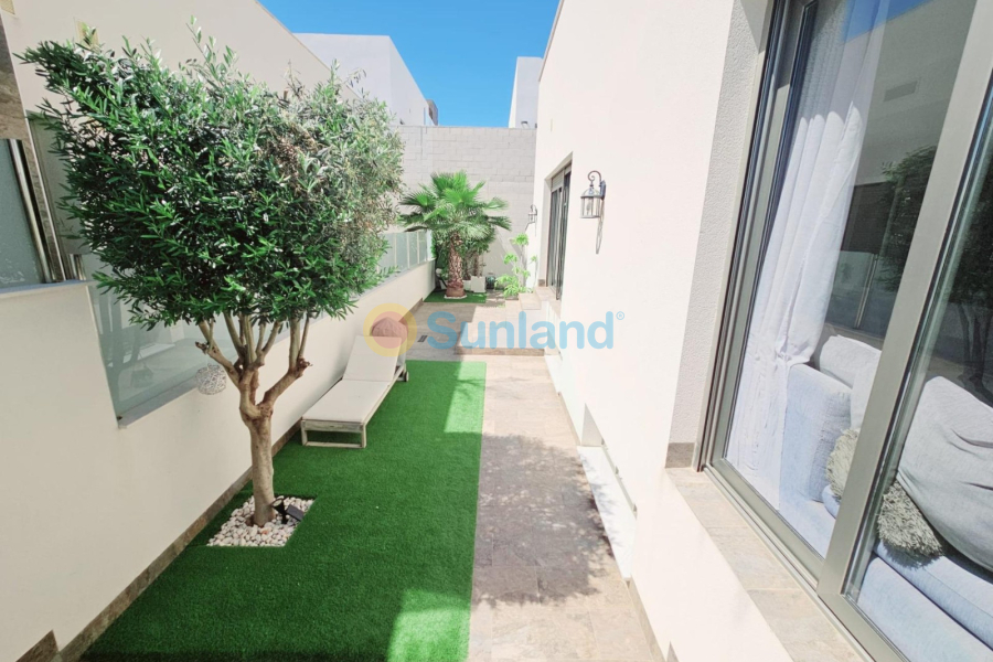 Använda fastigheter - Villa - Orihuela Costa - Villamartin