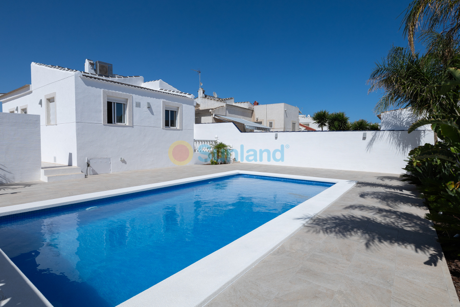 Segunda mano - Chalet - Torrevieja - San Luis