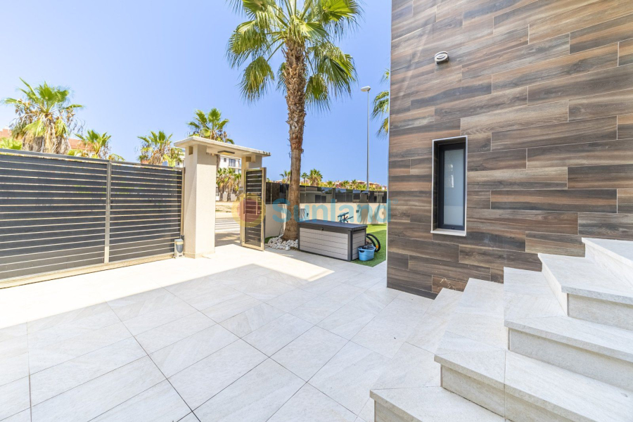 Resale - Villa - Orihuela Costa - Lomas De Cabo Roig