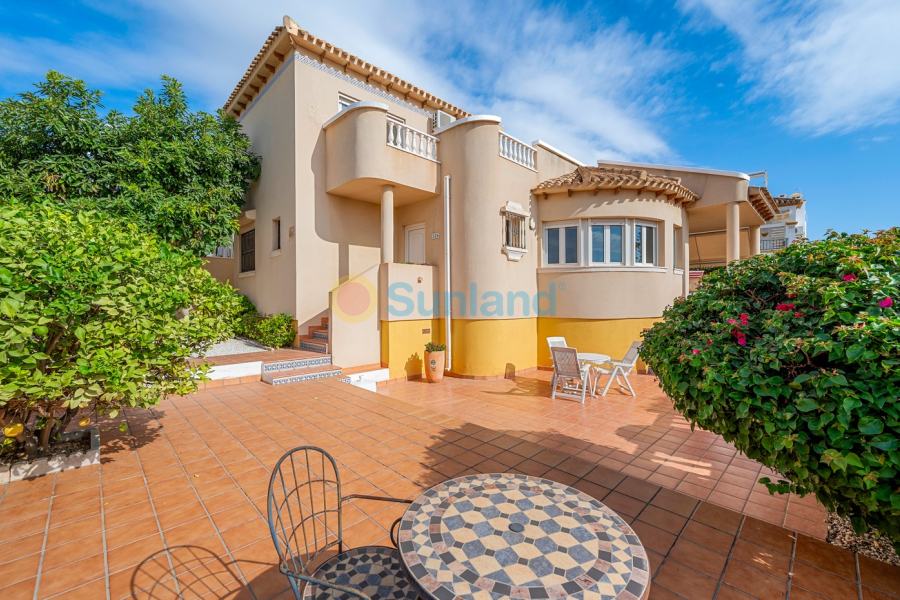 Resale - Villa - Orihuela Costa - Los Dolses