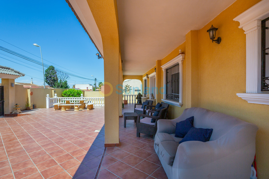 Använda fastigheter - Villa - Torrevieja - Los Balcones