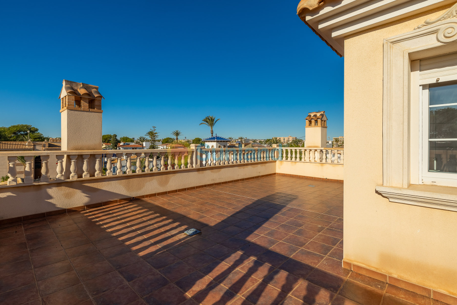 Resale - Villa - Orihuela Costa - Cabo Roig