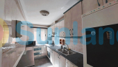 Resale - Apartment - Torrevieja - Paseo maritimo