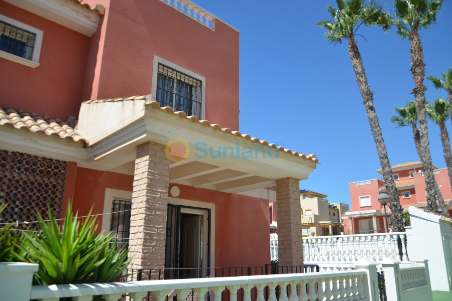 Segunda mano - Chalet - Torrevieja - Los Balcones