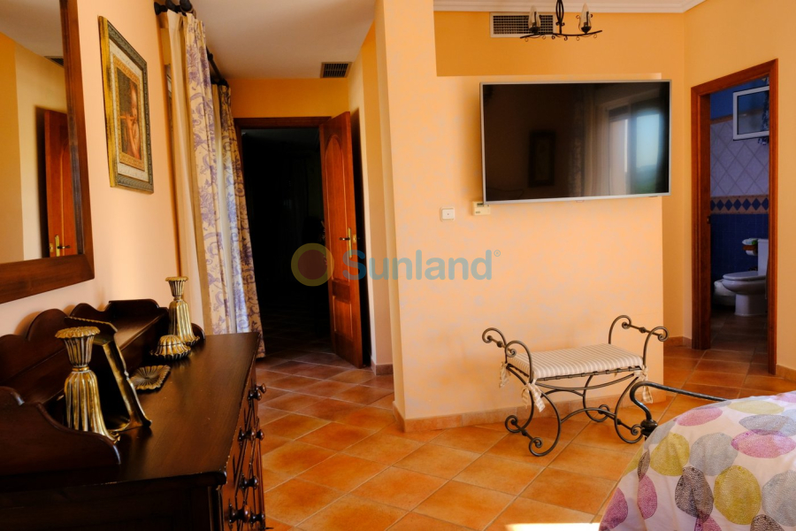 Använda fastigheter - Villa - Orihuela