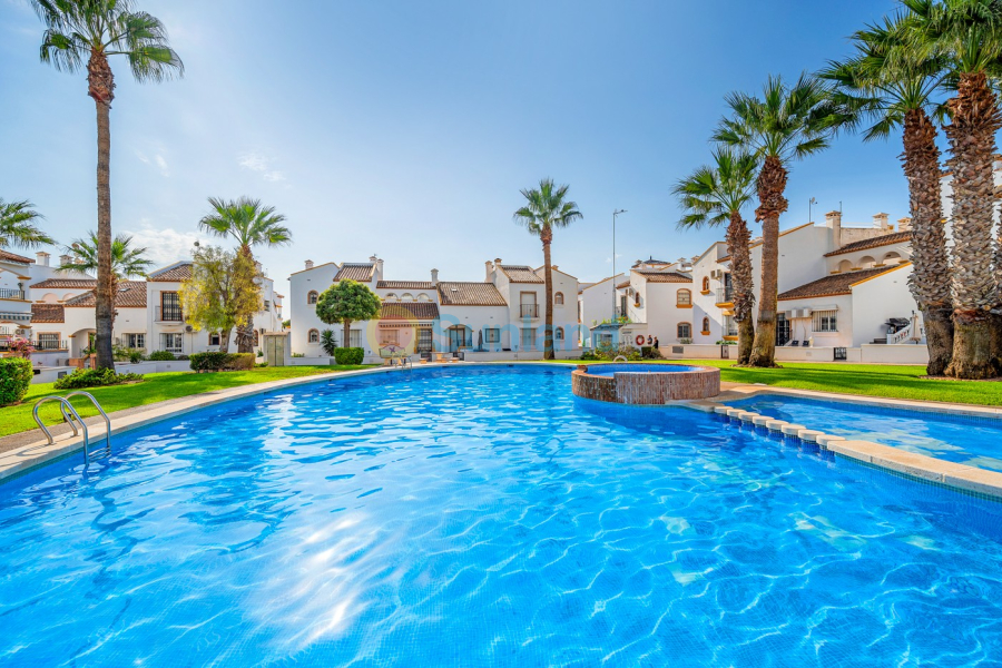 Resale - Villa - Orihuela Costa - Los Dolses