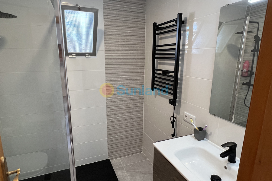 Resale - Apartamento - Torrevieja