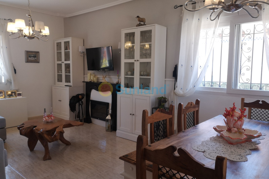 Använda fastigheter - Villa - Los Montesinos - Los Montesinos - Urb. La Herrada