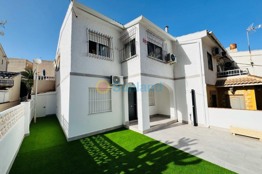 Resale - Townhouse - La Mata